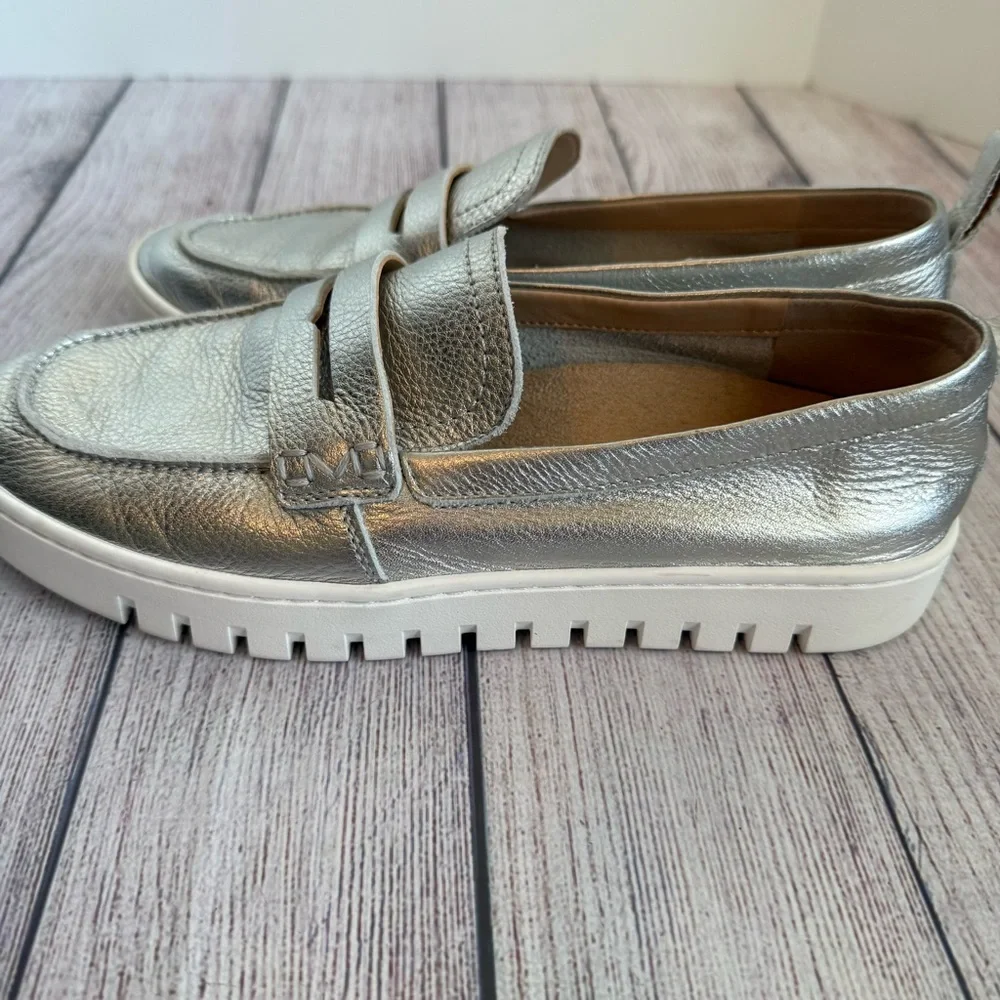 VIONIC Uptown Silver Metallic Loafers Shoes 8.5